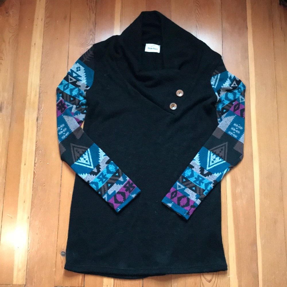Black sweater with printed sleeves, size S.